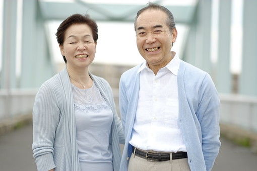 老人夫婦
